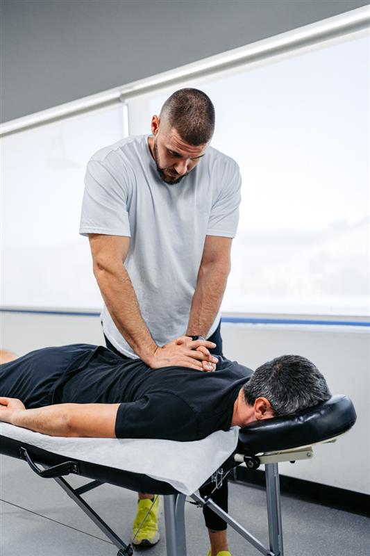 back pain chiropractor in clarksville